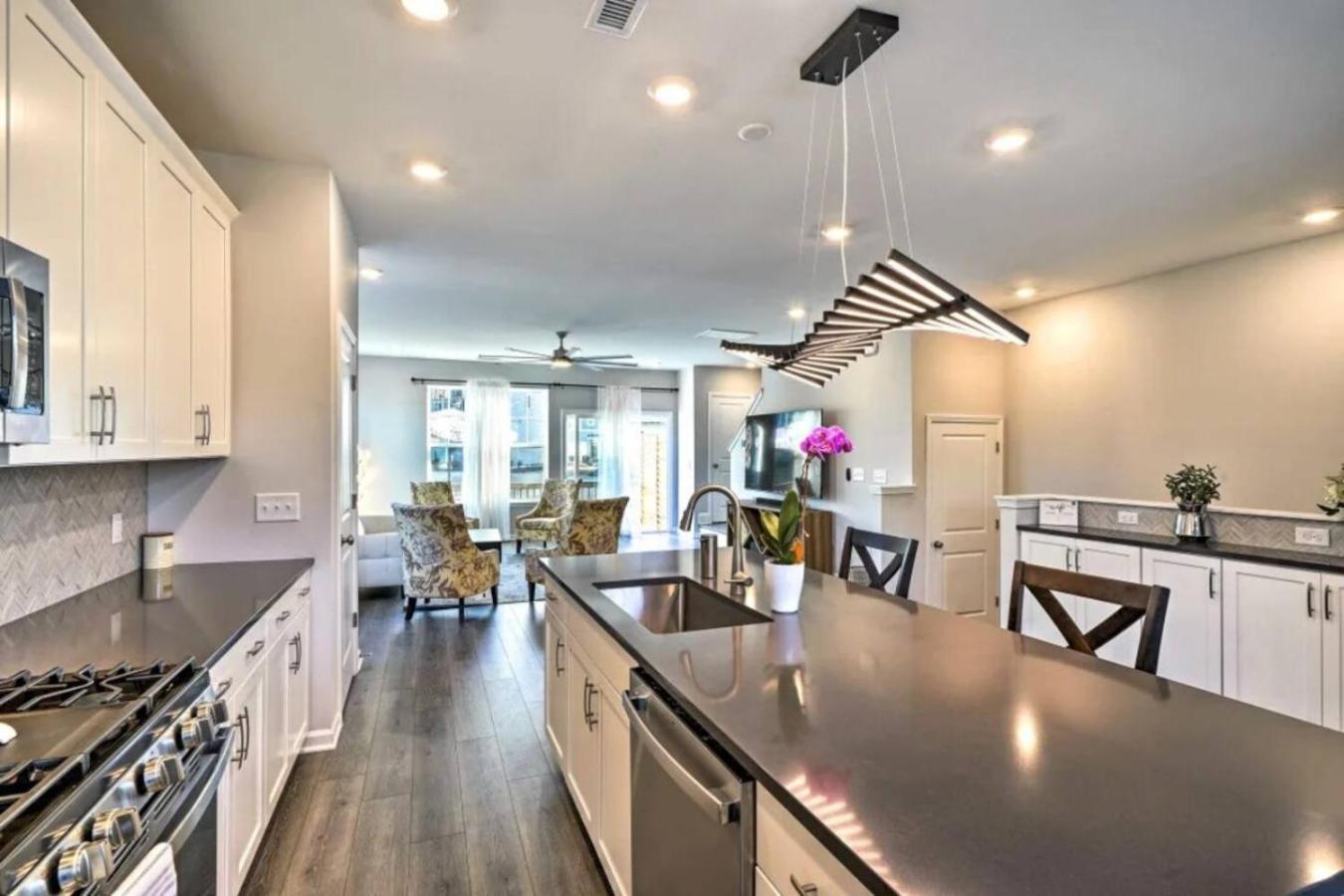 The Villas Buckingham 10 Mins To Rdu Airport Duke Downtown 达拉姆 外观 照片