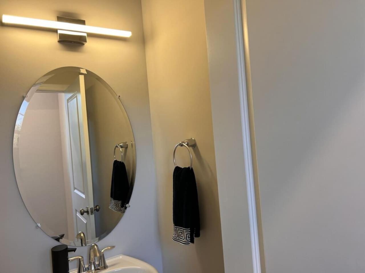 The Villas Buckingham 10 Mins To Rdu Airport Duke Downtown 达拉姆 外观 照片