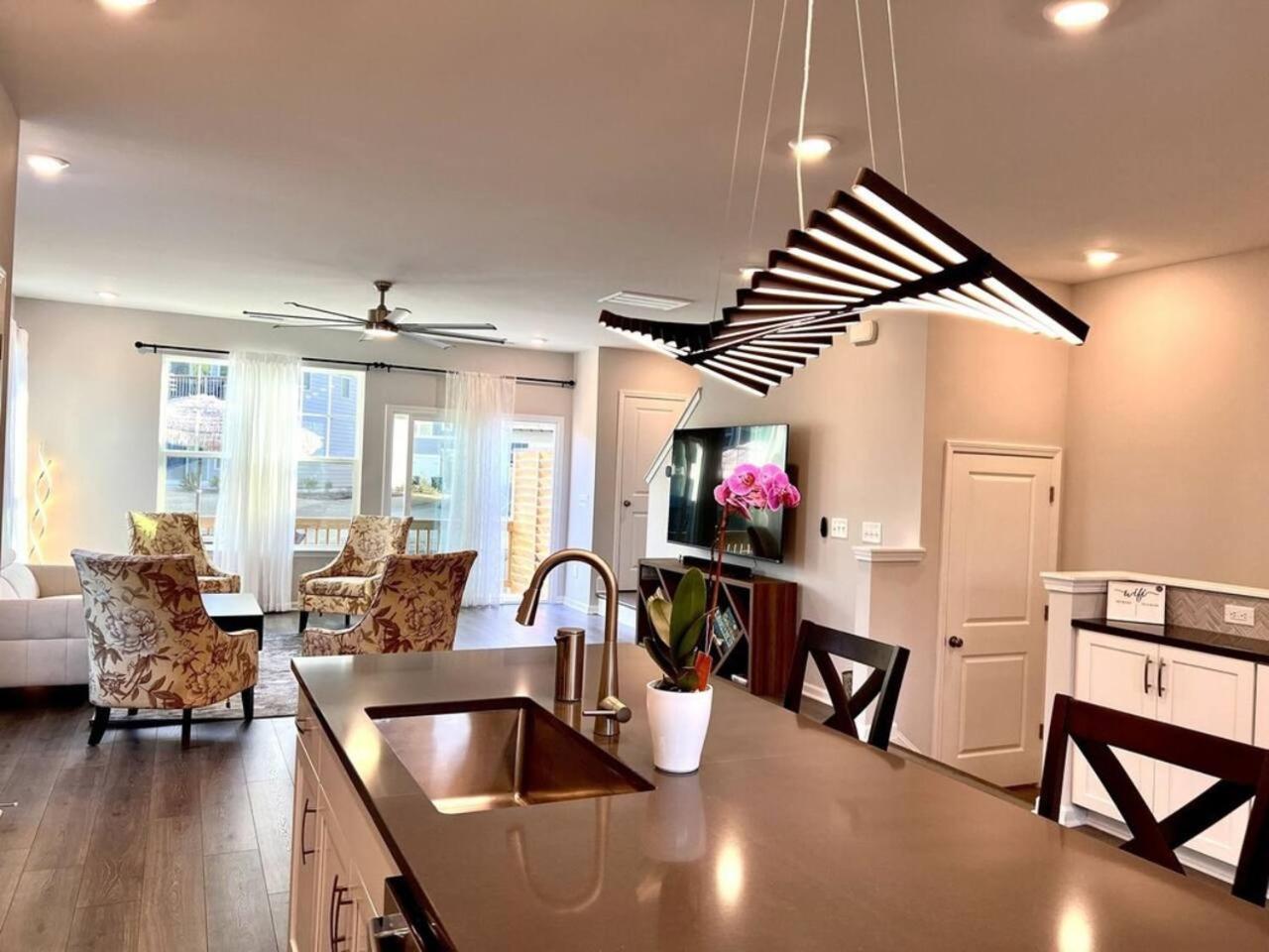 The Villas Buckingham 10 Mins To Rdu Airport Duke Downtown 达拉姆 外观 照片